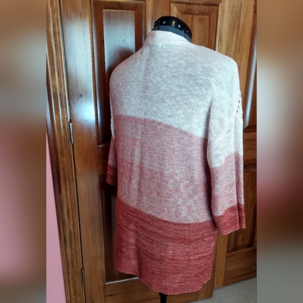 * Maurices Soft Ivory, Peach,Orange, Open Front Cardigan Sweater Size L Like New - Picture 4 of 7